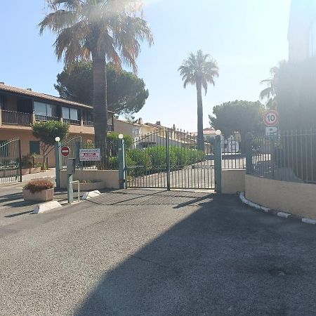 Belle Maison Mitoyenne De Standing Fréjus Exterior foto